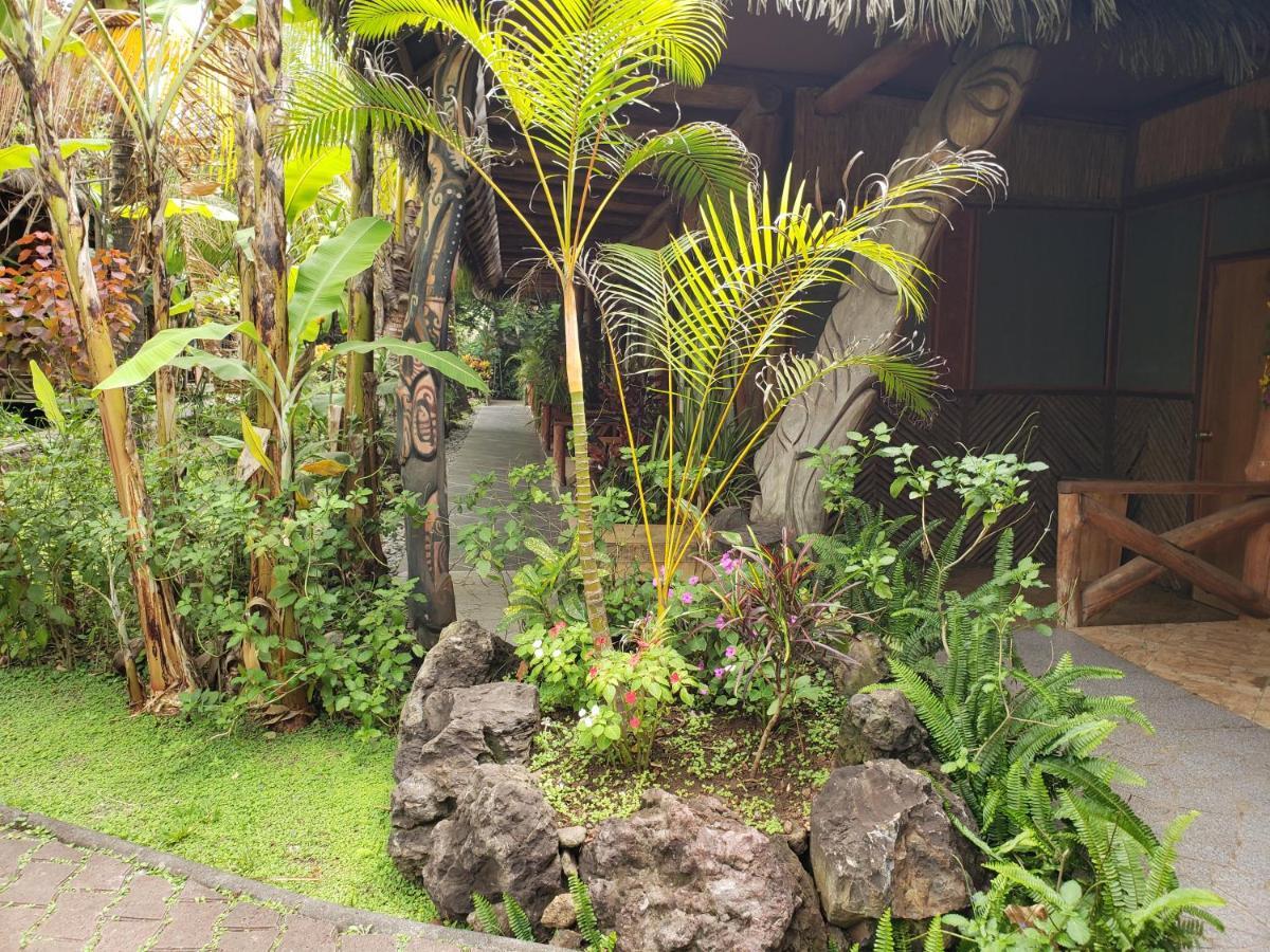 Hotel Manavai Hanga Roa Exterior photo